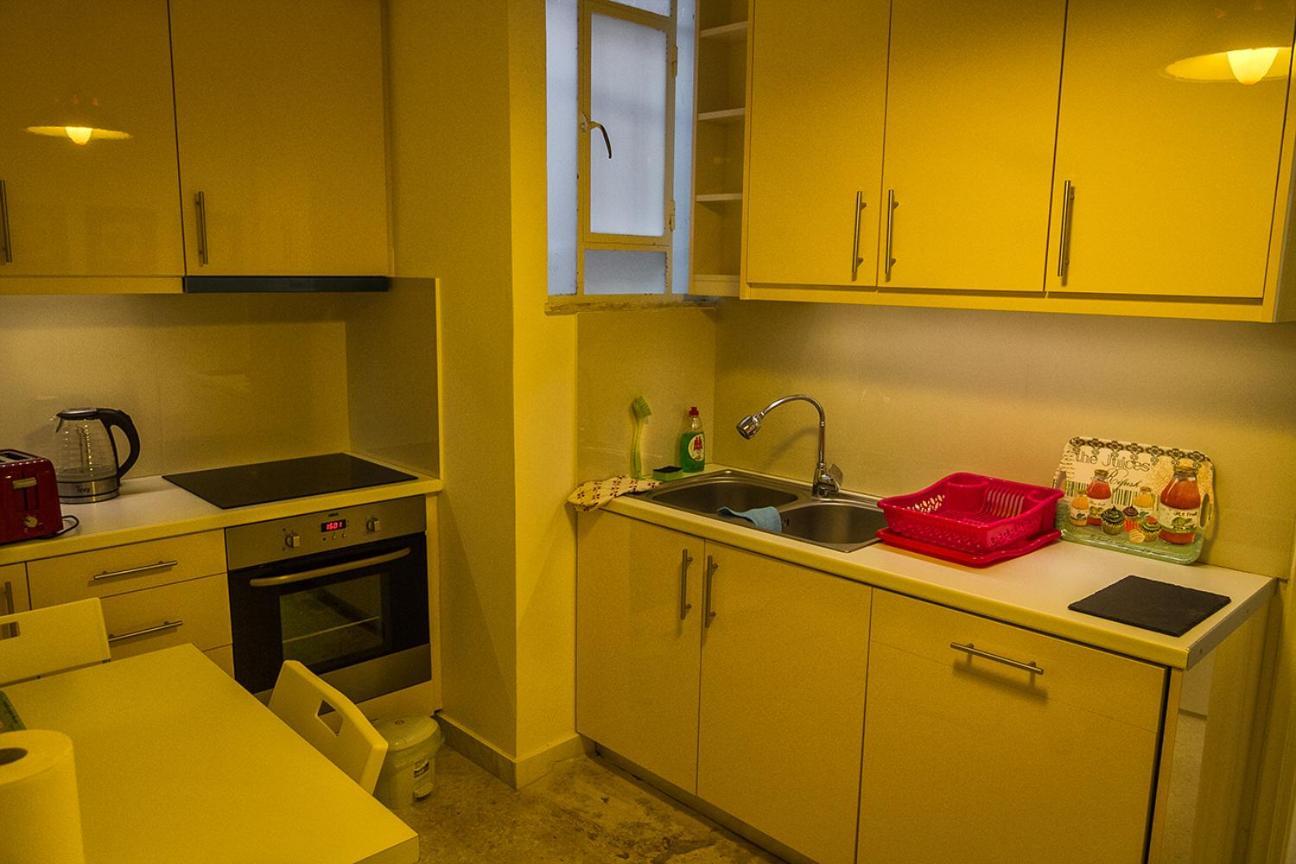 Apartment In The Heart Of The City Athena Bagian luar foto